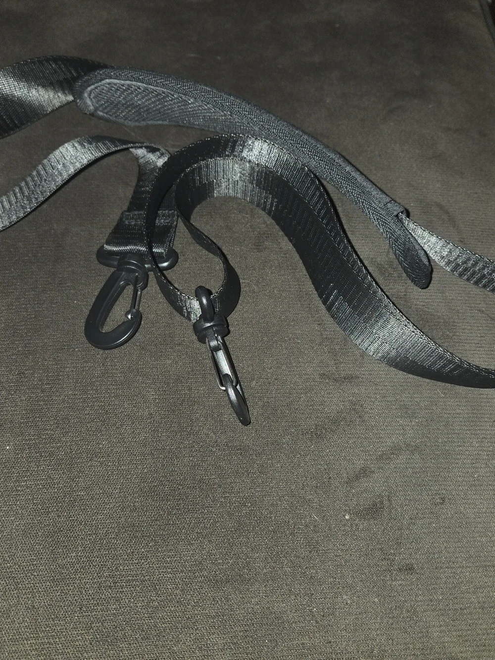 Adjustable Black Shoulder Strap with Padded Pad